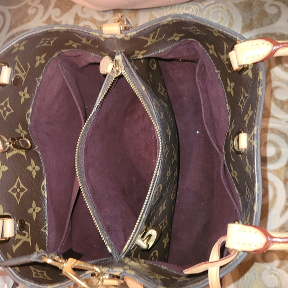 Louis Vuitton Montaigne M - Picture 10 of 13